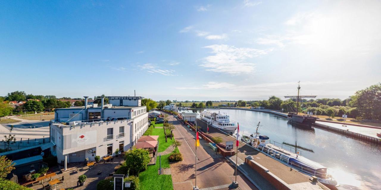 Hafenhotel Pommernyacht Ueckermünde Buitenkant foto