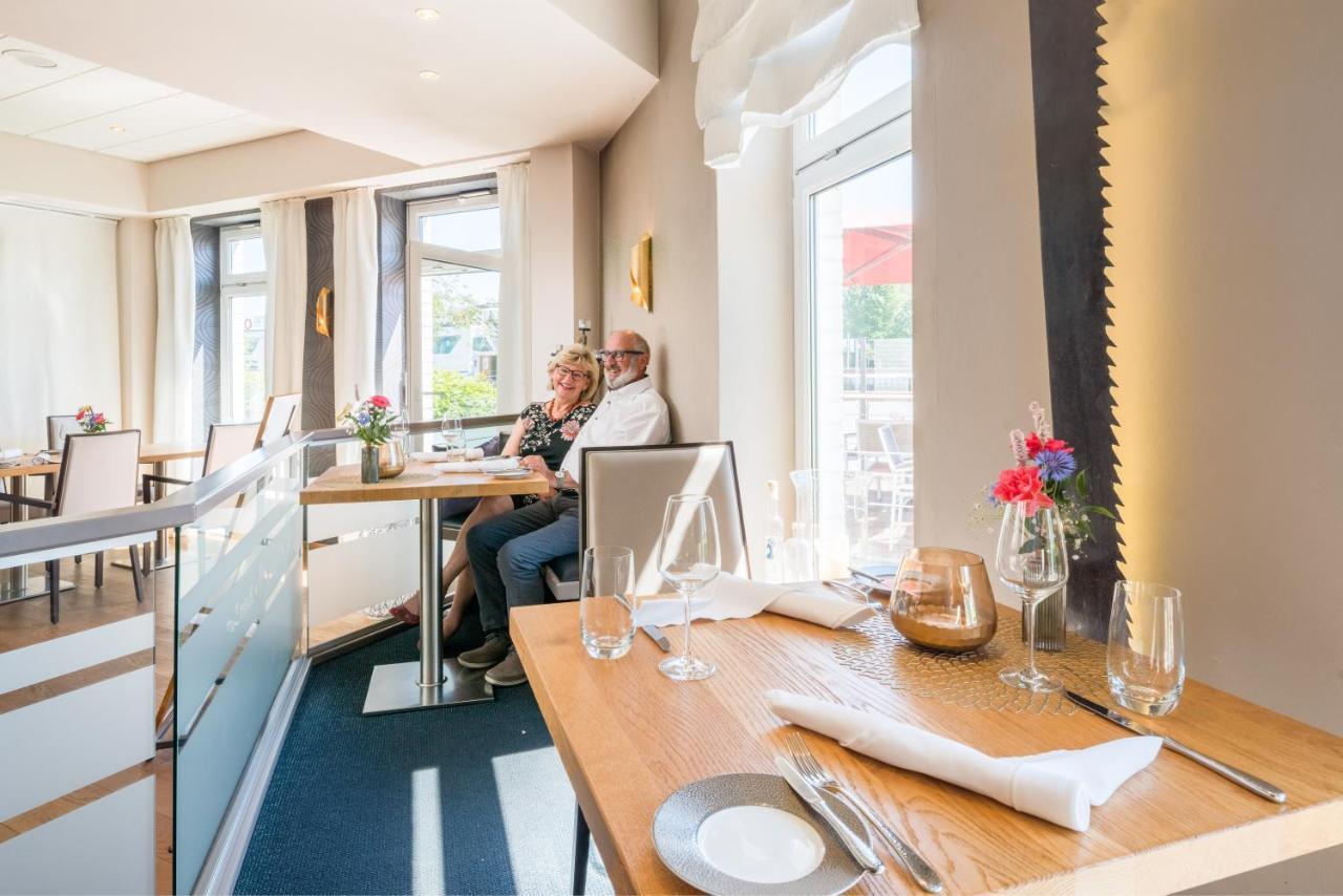 Hafenhotel Pommernyacht Ueckermünde Buitenkant foto