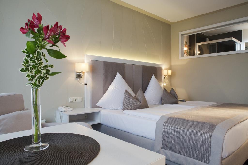 Hafenhotel Pommernyacht Ueckermünde Kamer foto